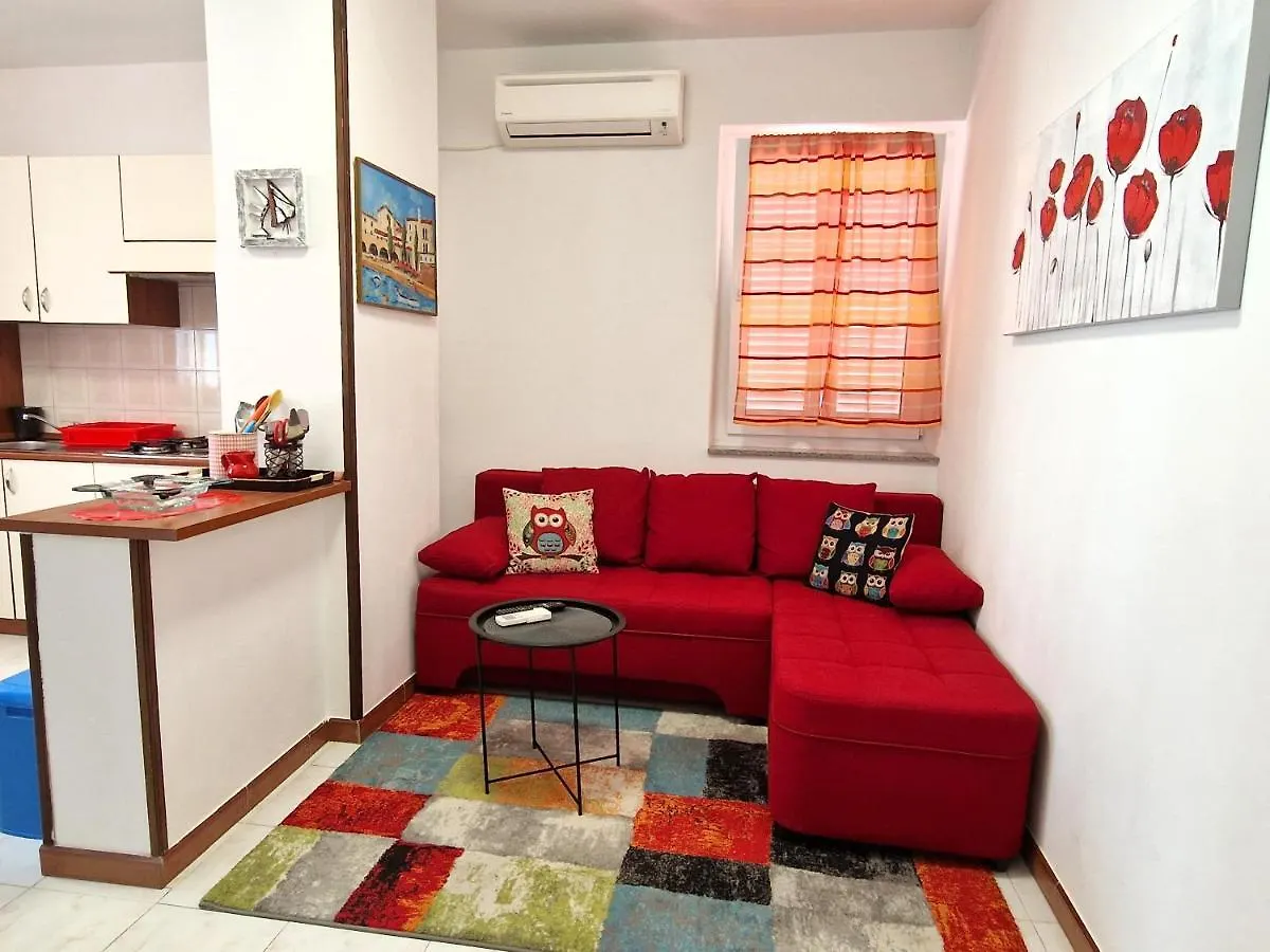 Apartment Lucija 크르크